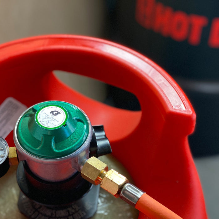 HOW TO: Mount a 29 mBar Gas regulator on a Gas cylinder - HOT WOK