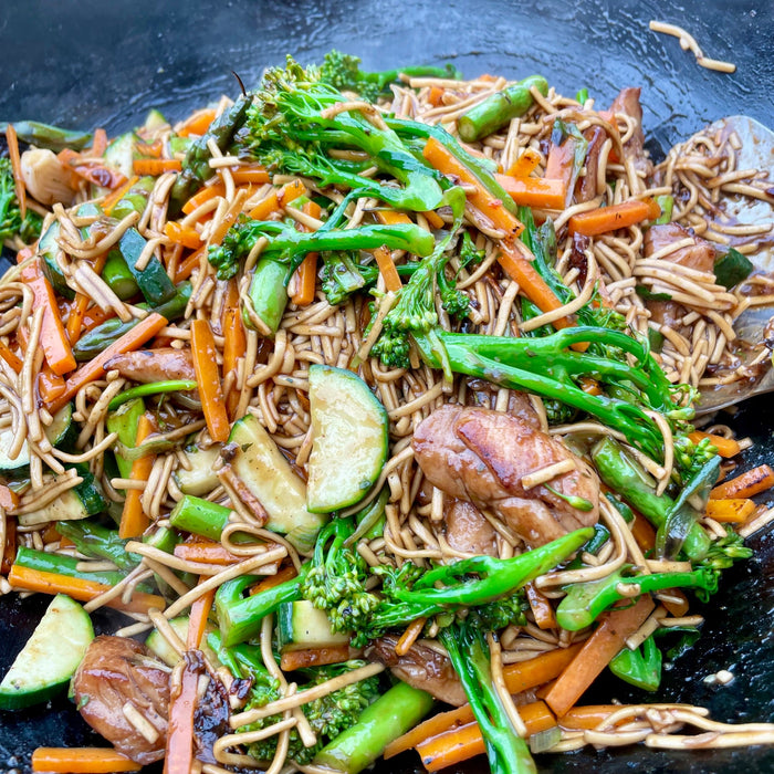 Tender Chicken with Noodles and Wild Broccoli - HOT WOK