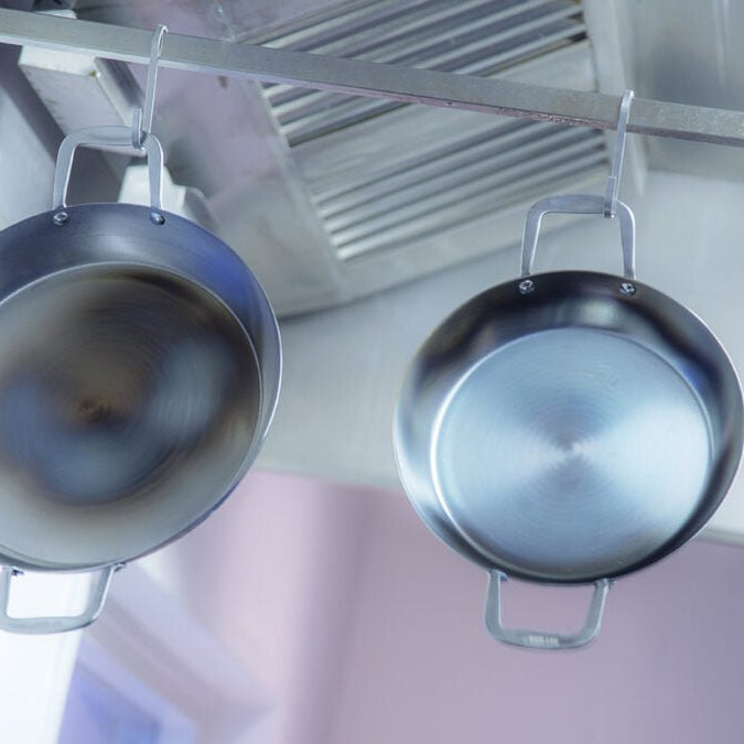 What does nonstick in carbon steel really mean? - HOT WOK